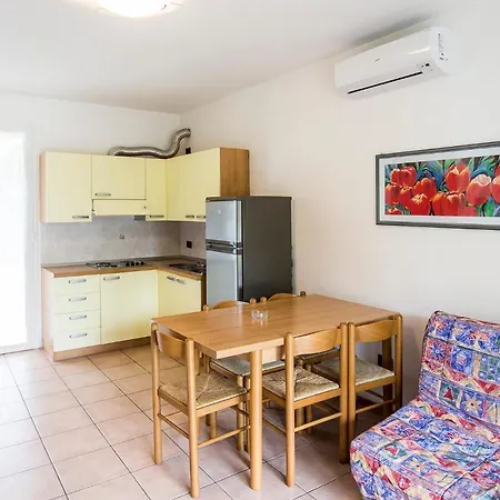 Villaggio Calycanthus *