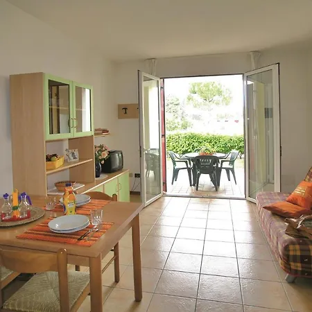 Villaggio Calycanthus *